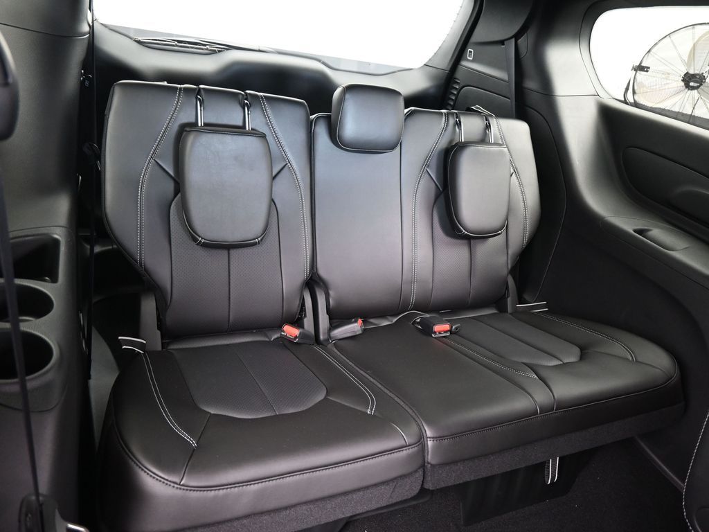 New 2026 Red Hot Pearlcoat Chrysler Select image 34