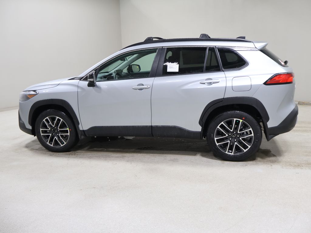 View vehicle photo 4