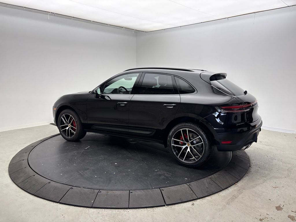 Thumbnail: 2026 Porsche Macan - 3