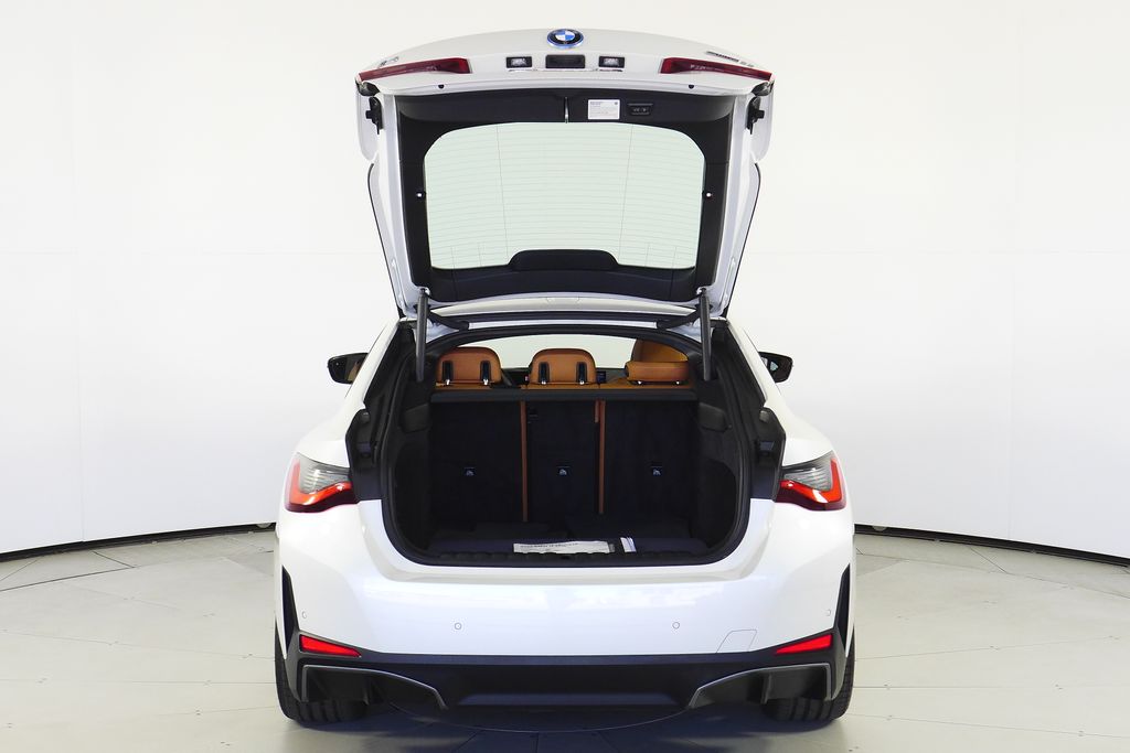 Thumbnail: 2023 BMW i4 - 10