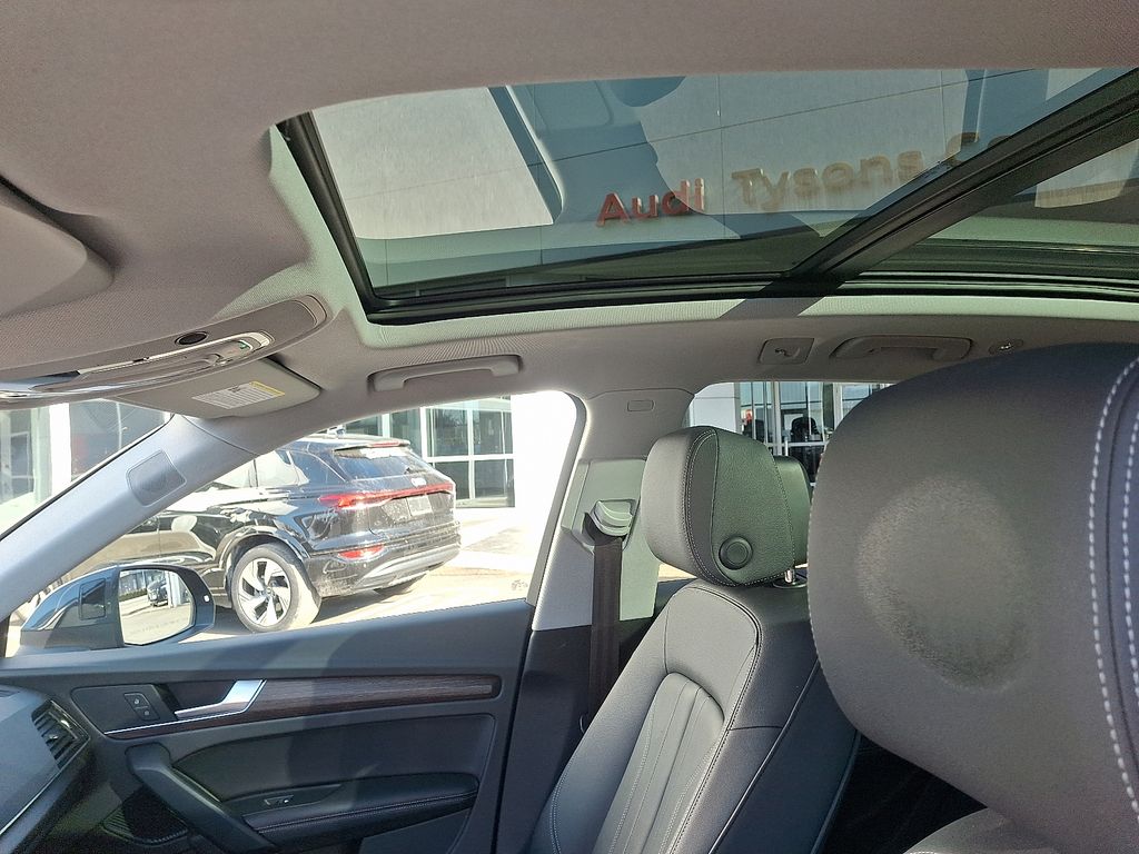 Thumbnail: 2023 Audi Q5 - 14