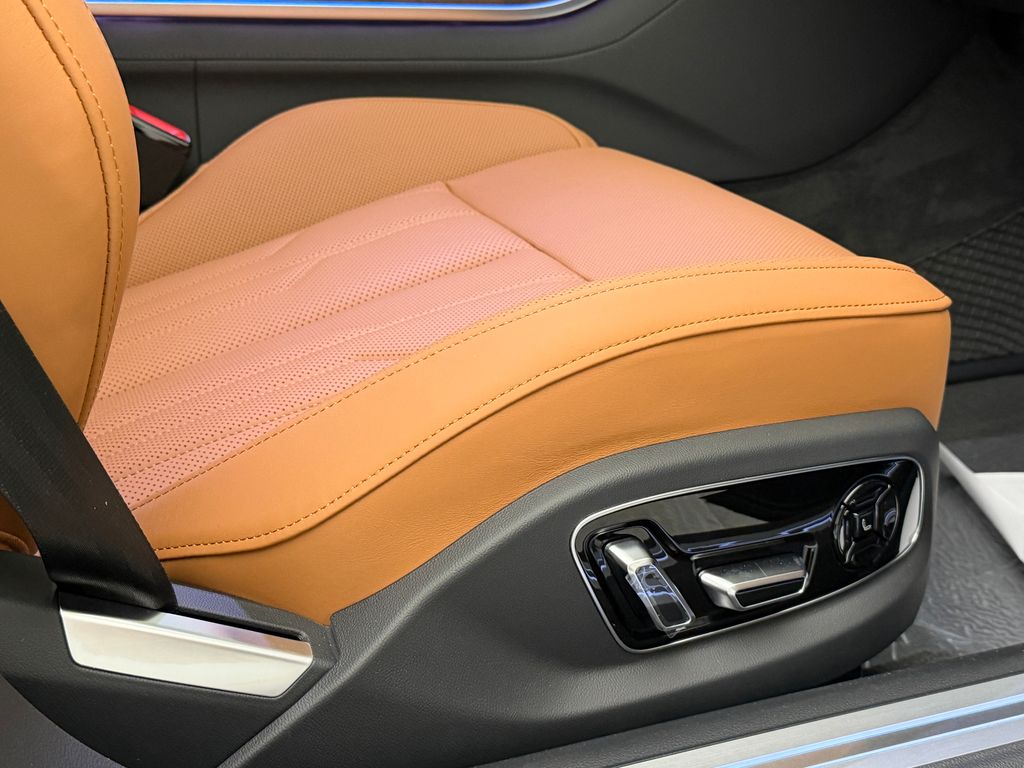 Thumbnail: 2026 Audi A8 - 14