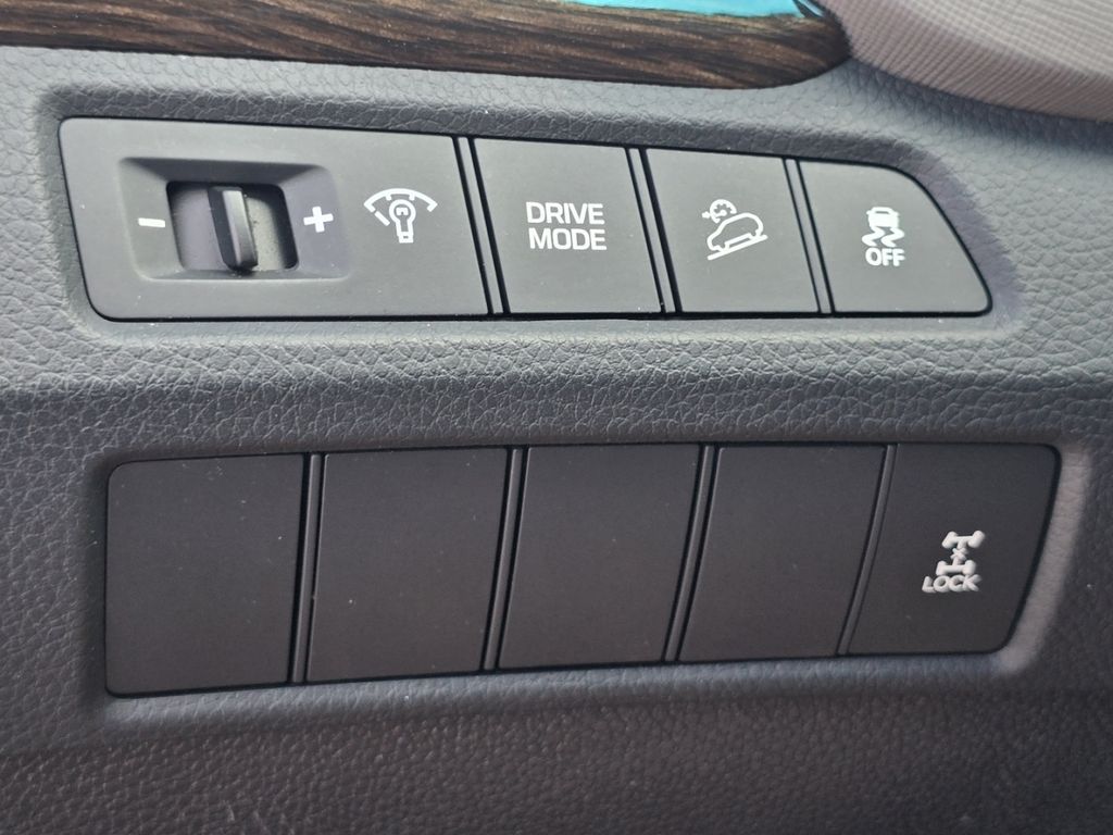 Used 2018 Gray Hyundai  image 6