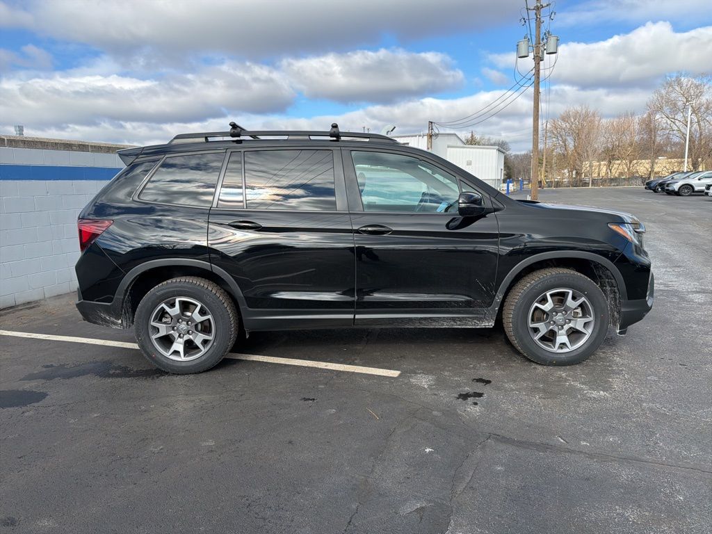 Thumbnail: 2023 Honda Passport - 6