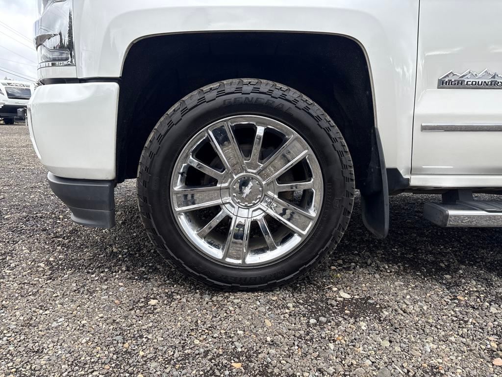 2017 Iridescent Pearl Tricoat Chevrolet Silverado 1500 High Country 4X4 Truck