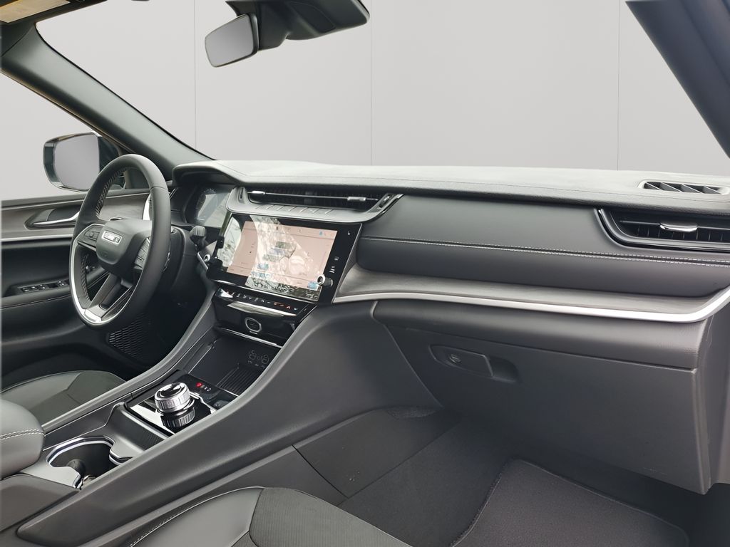 New 2026 White/off-white Jeep Laredo image 14