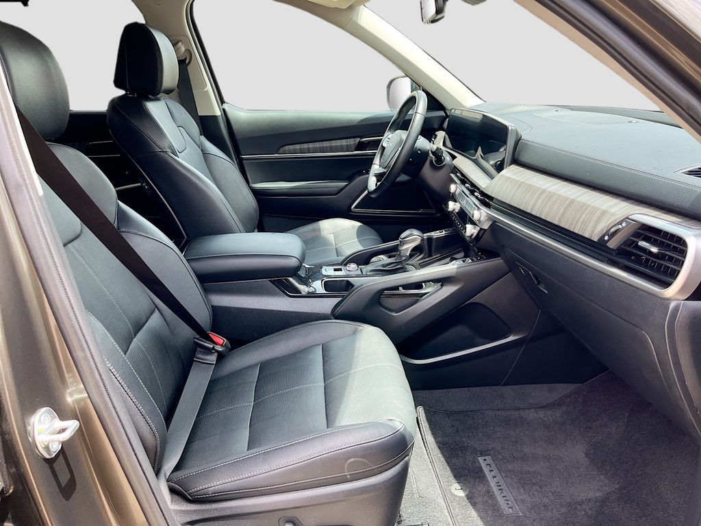 Used 2024 Green Kia EX image 32
