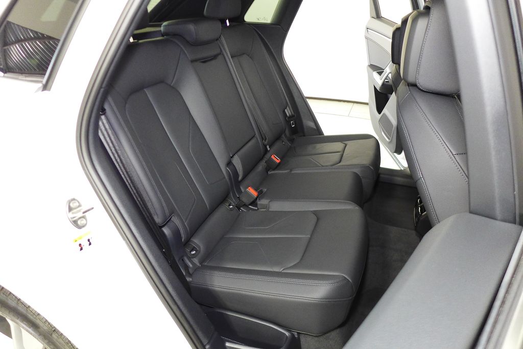 Thumbnail: 2023 Audi Q3 - 20