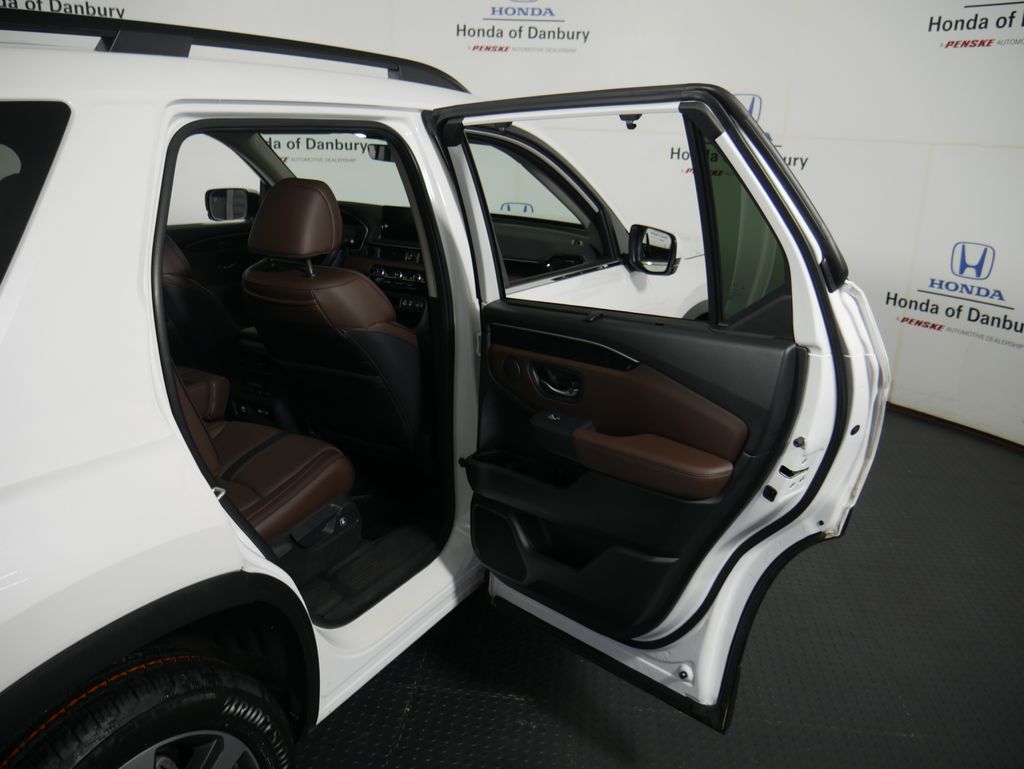 Thumbnail: 2023 Honda Pilot - 8