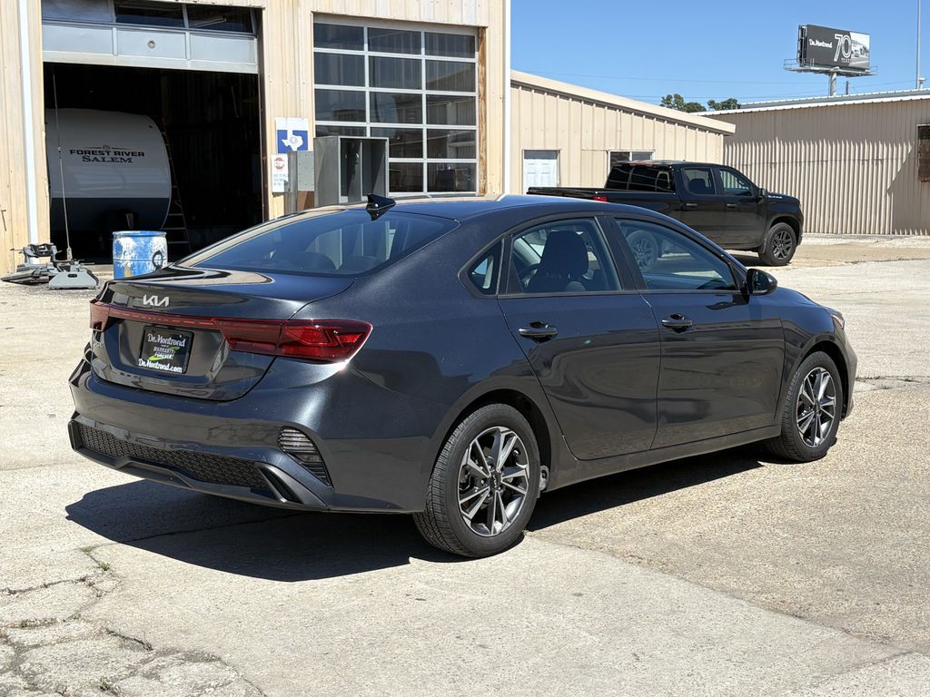 2024 Kia Forte LXS - 4