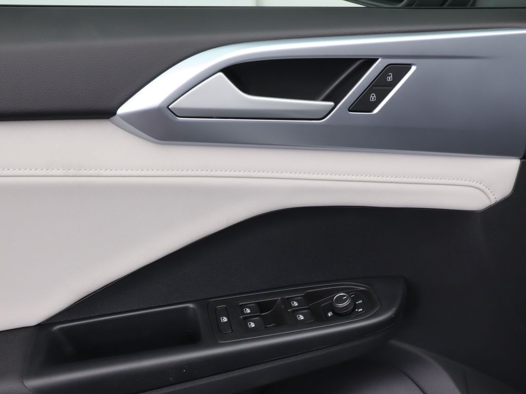 Thumbnail: 2025 Volkswagen Taos - 23