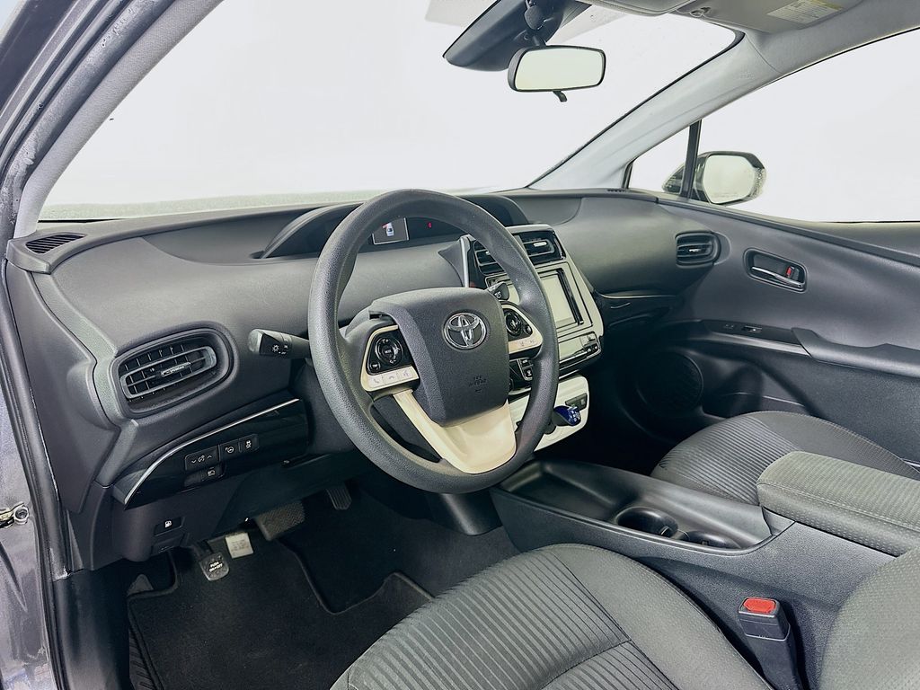 Thumbnail: 2017 Toyota Prius - 9