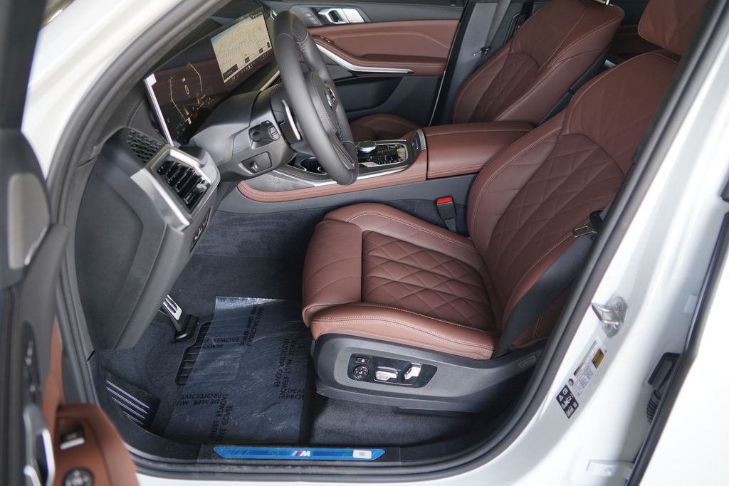 Thumbnail: 2027 BMW X7 - 9