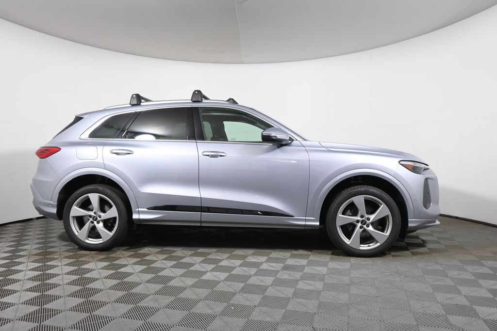 Thumbnail: 2025 Audi Q5 - 8