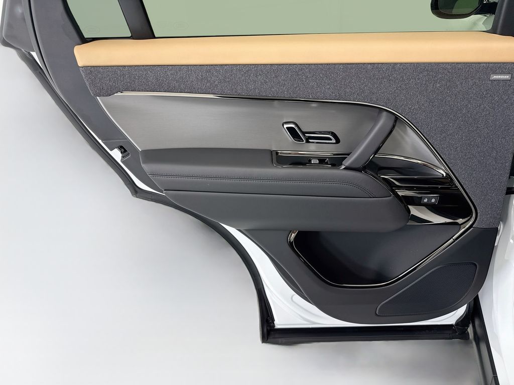 Thumbnail: 2026 Land Rover Range Rover Sport - 25
