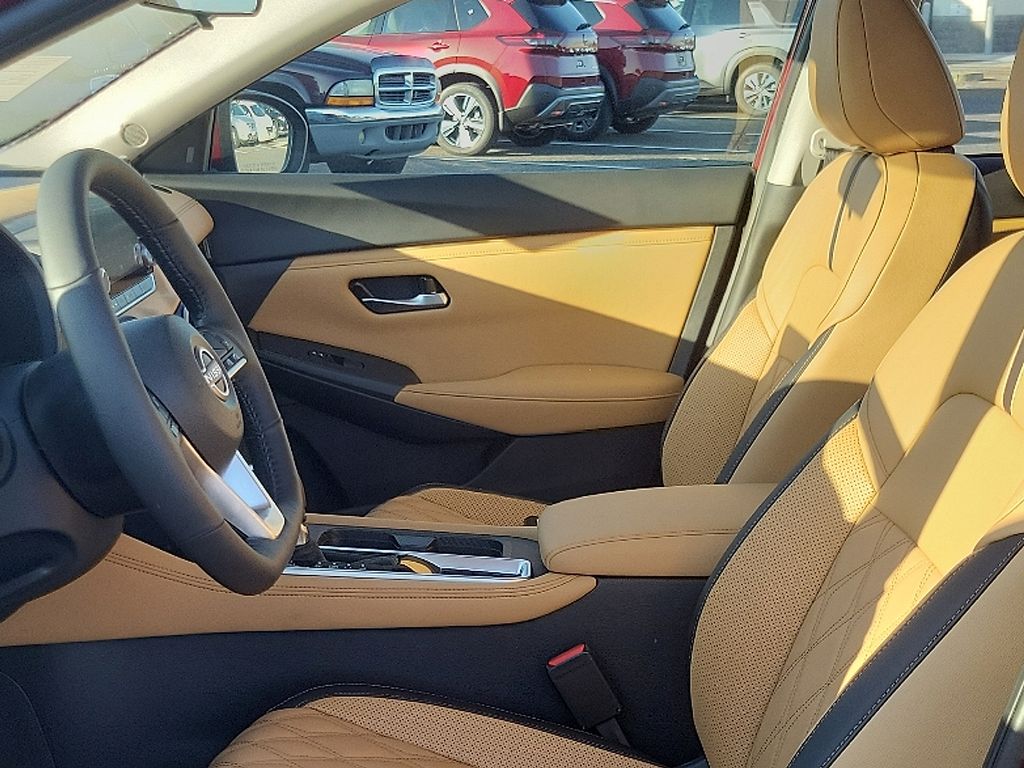 Thumbnail: 2025 Nissan Sentra - 8