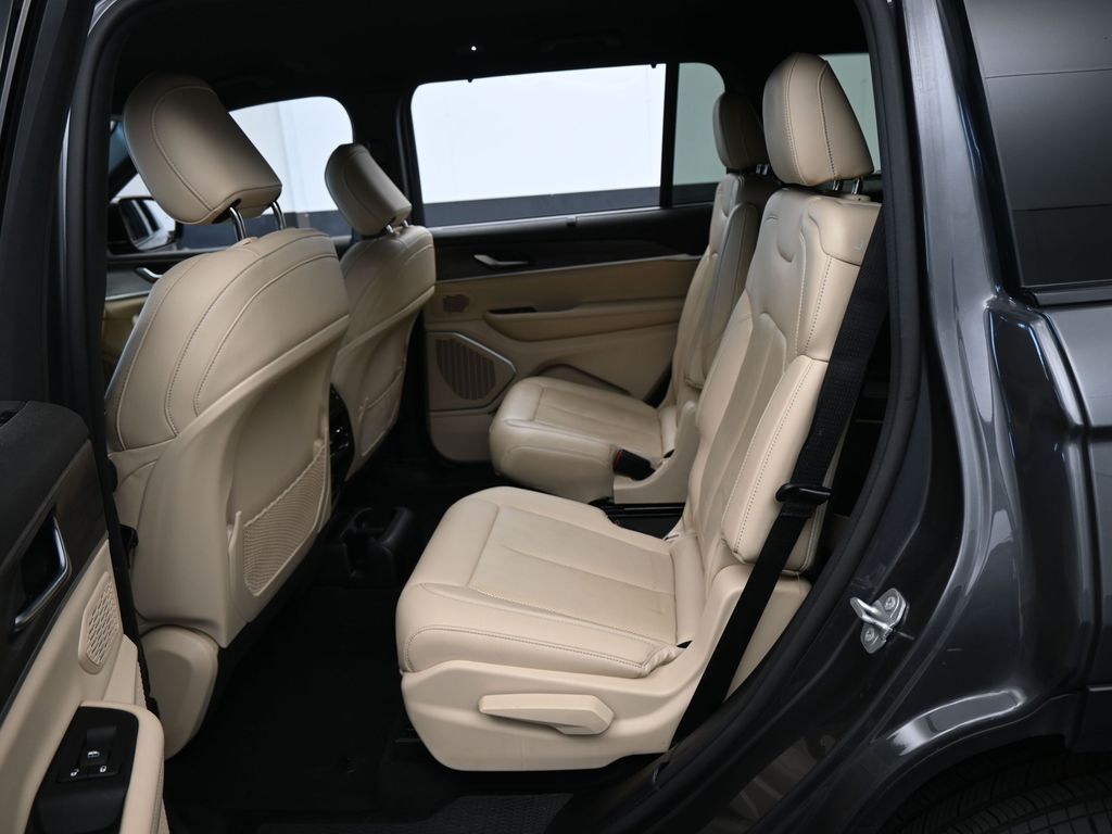 Used 2023 Baltic Gray Metallic Clearcoat Jeep Limited image 34