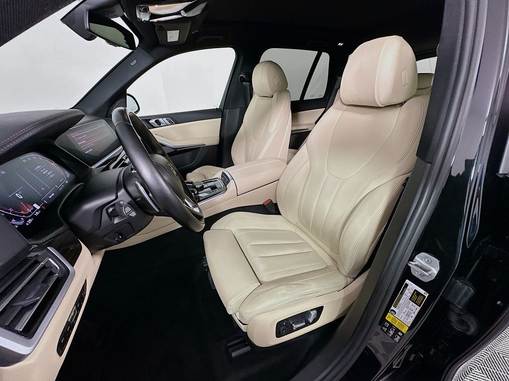 Thumbnail: 2021 BMW X5 - 21