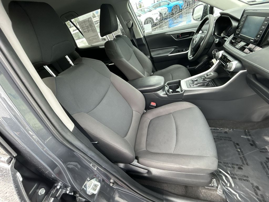 Thumbnail: 2020 Toyota RAV4 - 24