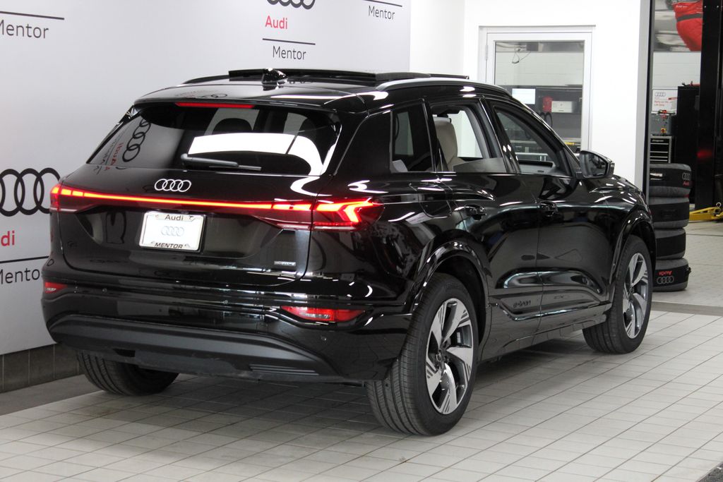 2025 Audi e-tron Premium 6