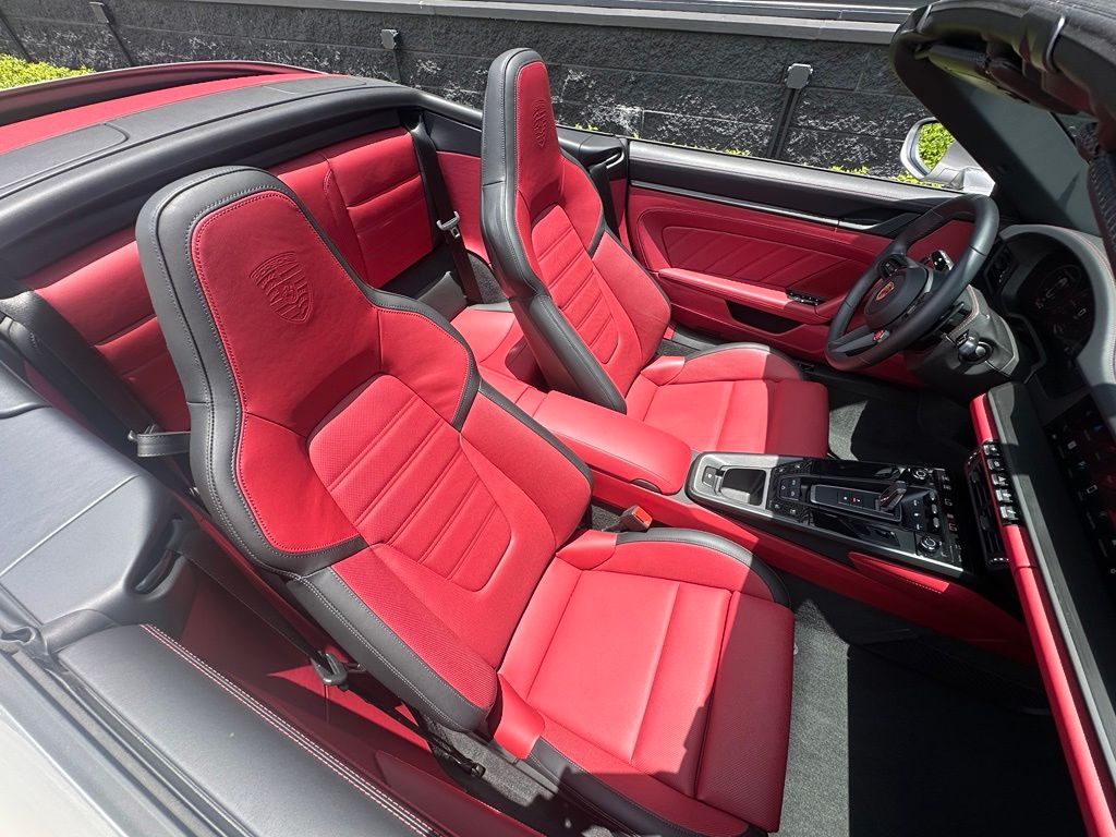 Thumbnail: 2025 Porsche 911 - 14