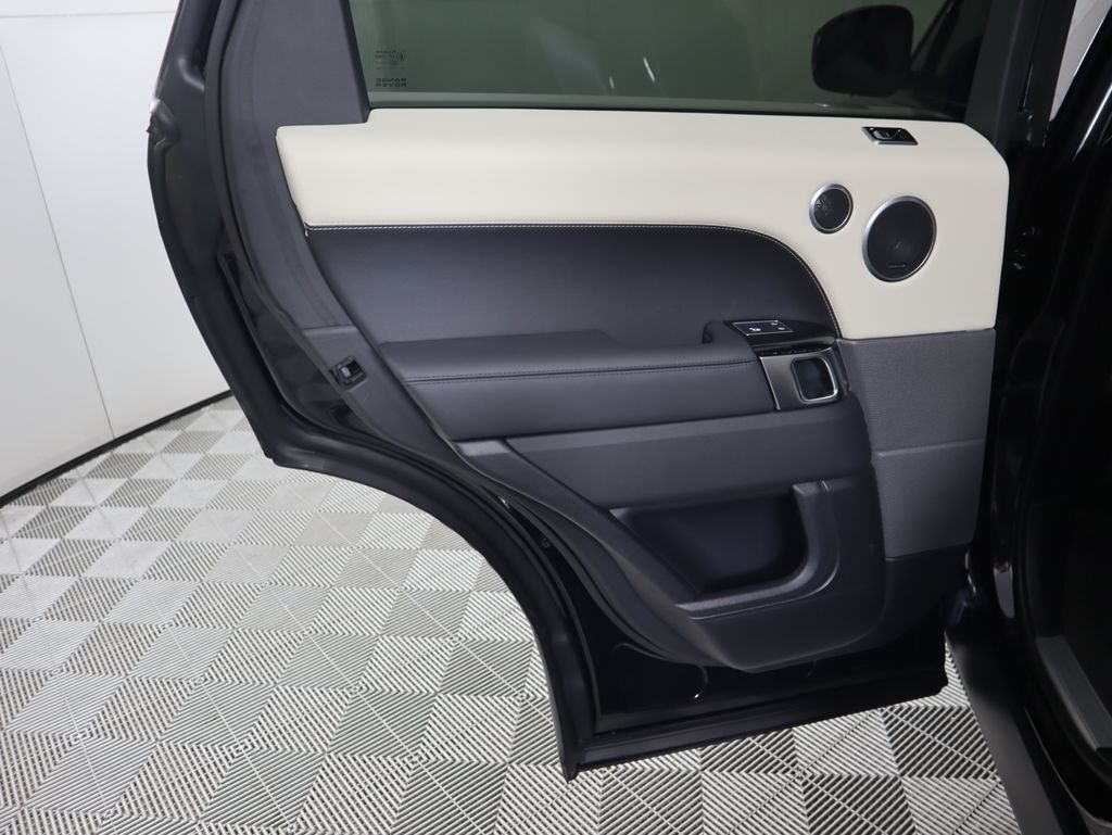 Thumbnail: 2022 Land Rover Range Rover Sport - 27