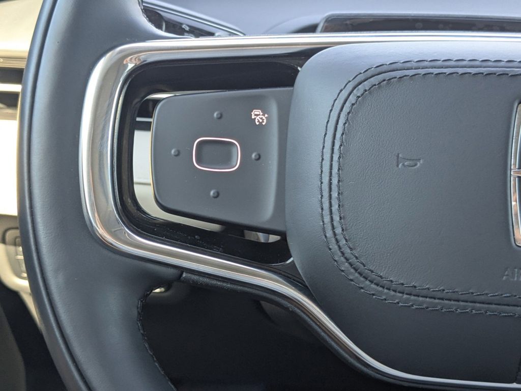 2025 Lincoln Nautilus Reserve