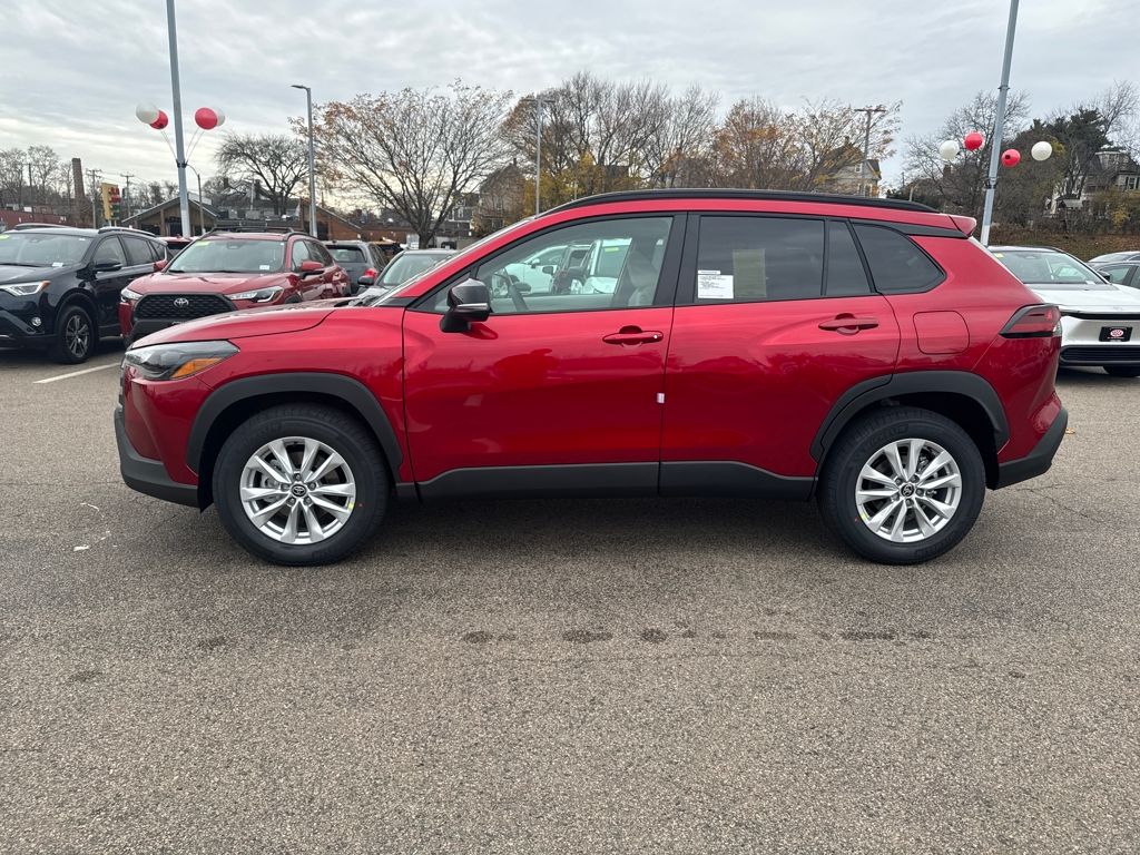 2026 Toyota Corolla Cross LE photo 4