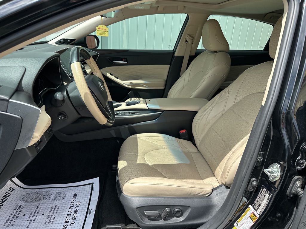 View vehicle photo 4