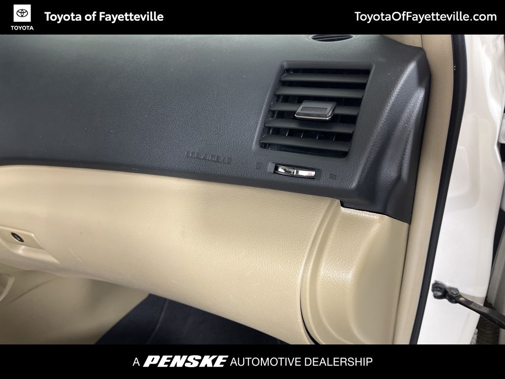 Thumbnail: 2012 Toyota Highlander - 22