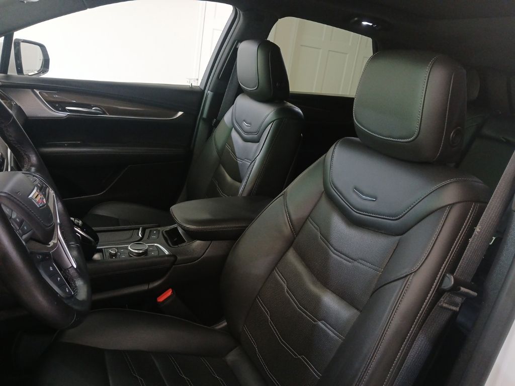 used 2022 Cadillac XT5 car, priced at $32,550