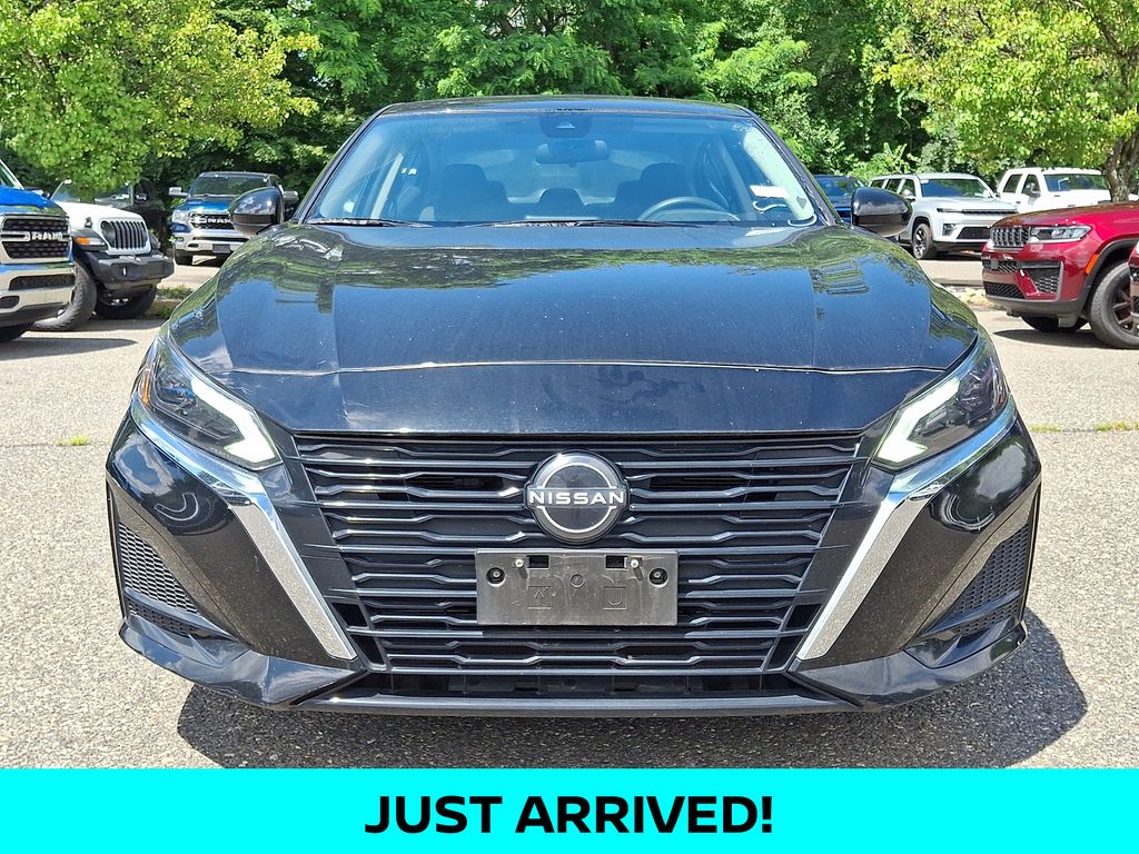Used 2023 Nissan Altima Sedan