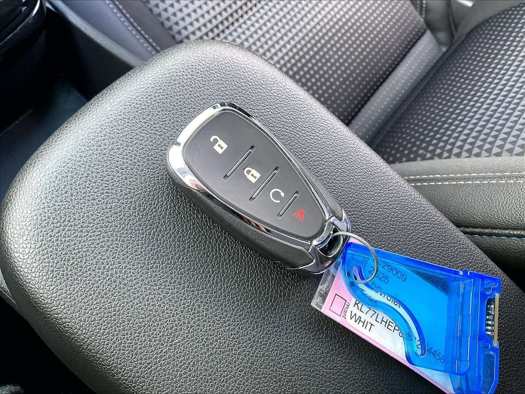 2025 Chevrolet Trax — photo 27