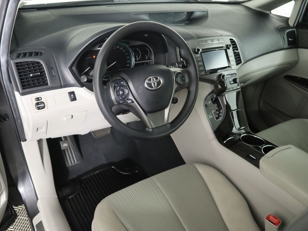 Thumbnail: 2015 Toyota Venza - 9
