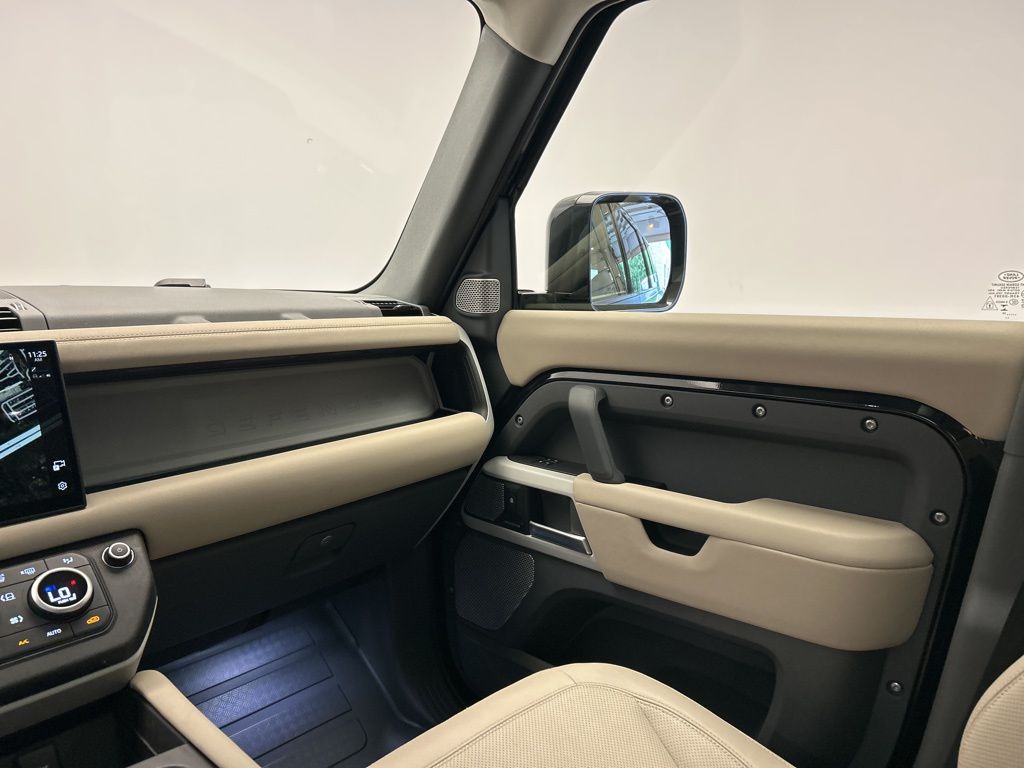 Thumbnail: 2024 Land Rover Defender - 27