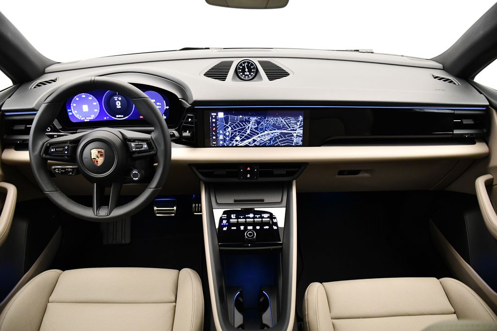 Thumbnail: 2025 Porsche Macan - 22