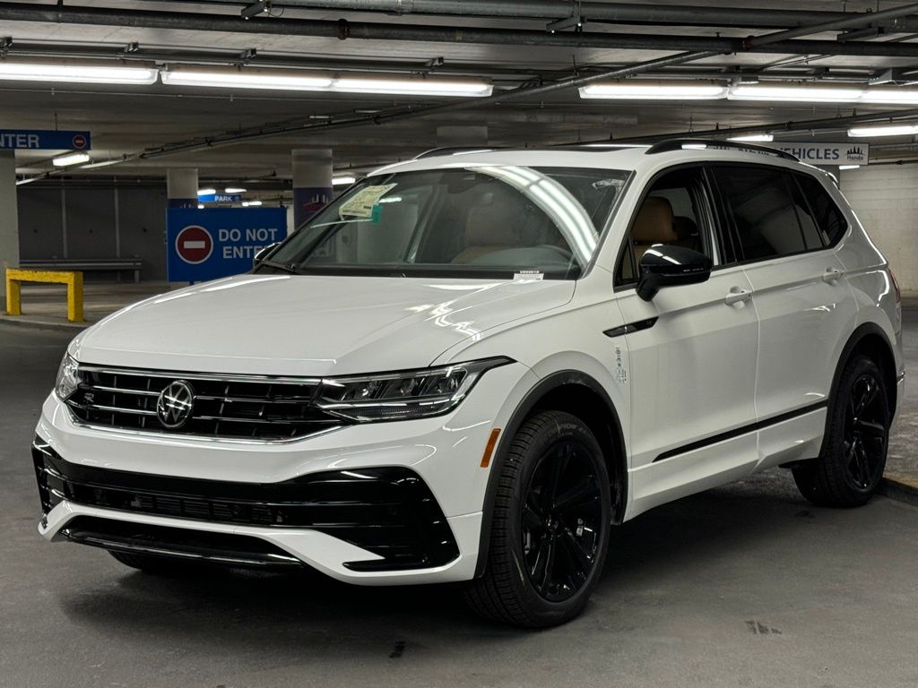 2024 Volkswagen Tiguan 2.0T SE R-Line Black 3