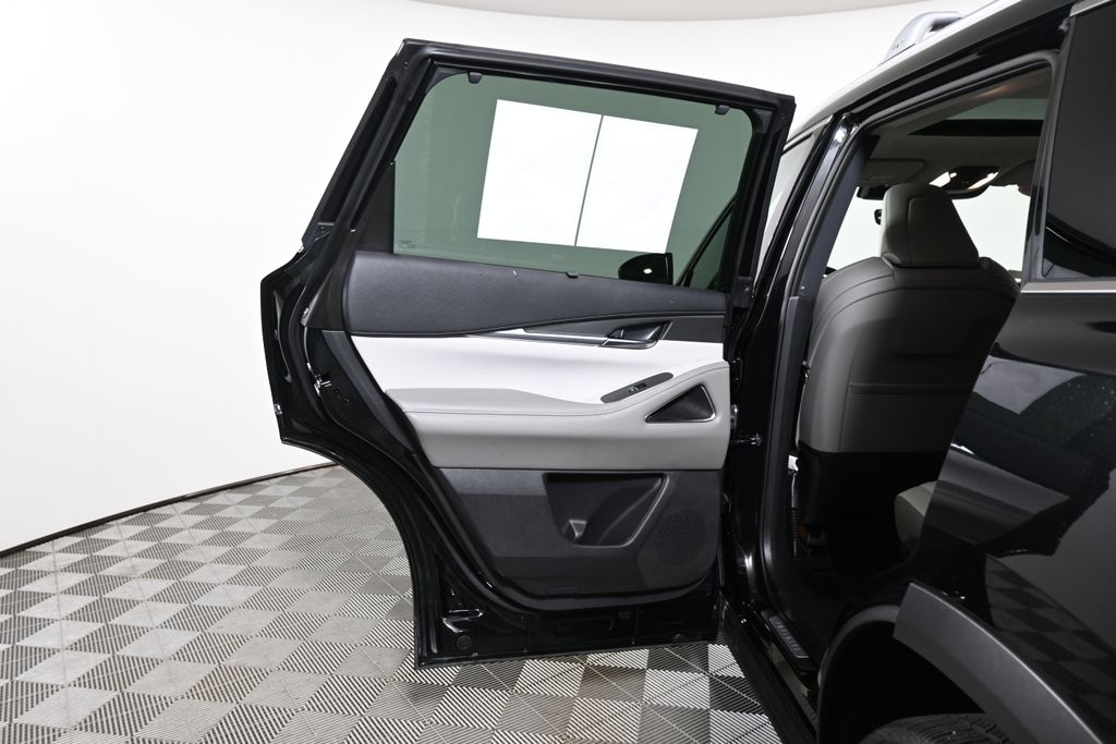Thumbnail: 2026 INFINITI QX60 - 32