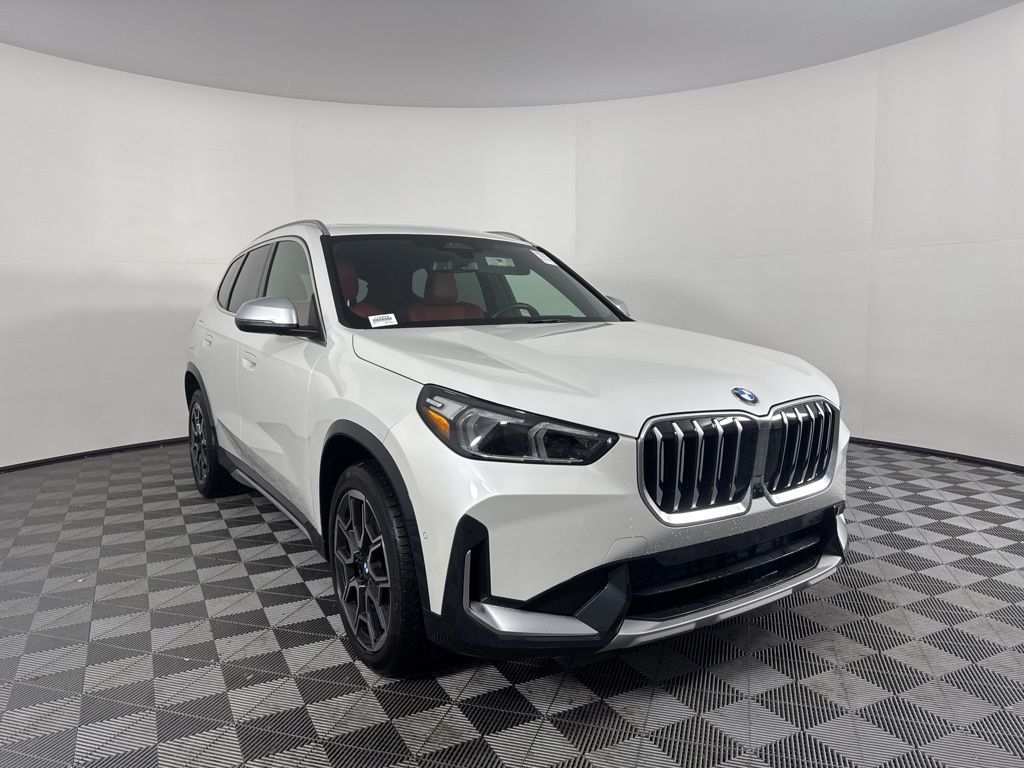 Thumbnail: 2023 BMW X1 - 3