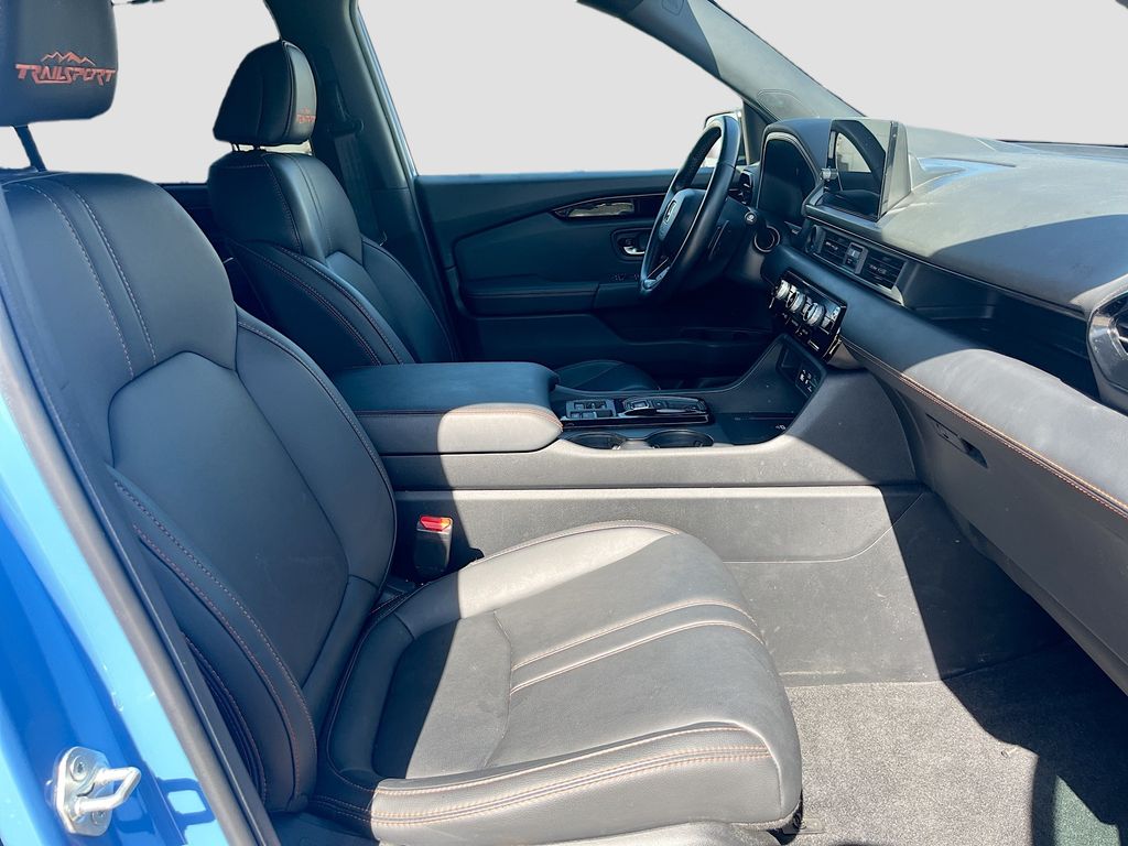 Used 2025 Blue Honda TrailSport image 31
