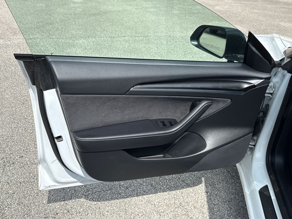 Used 2021  Tesla Long Range image 13