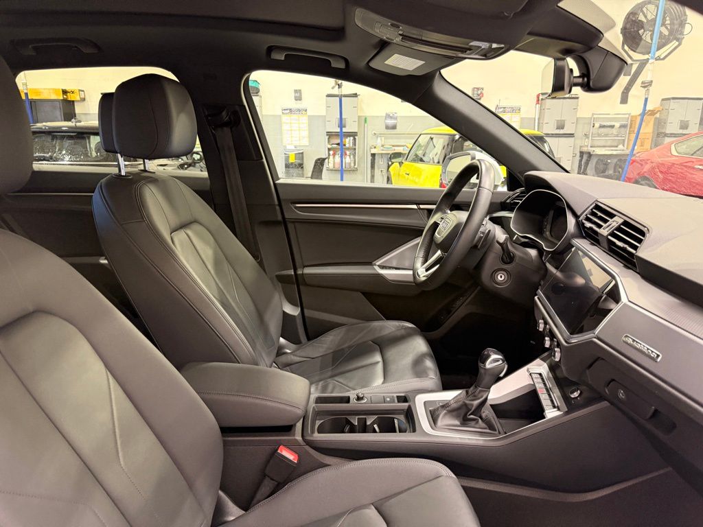 Thumbnail: 2022 Audi Q3 - 30