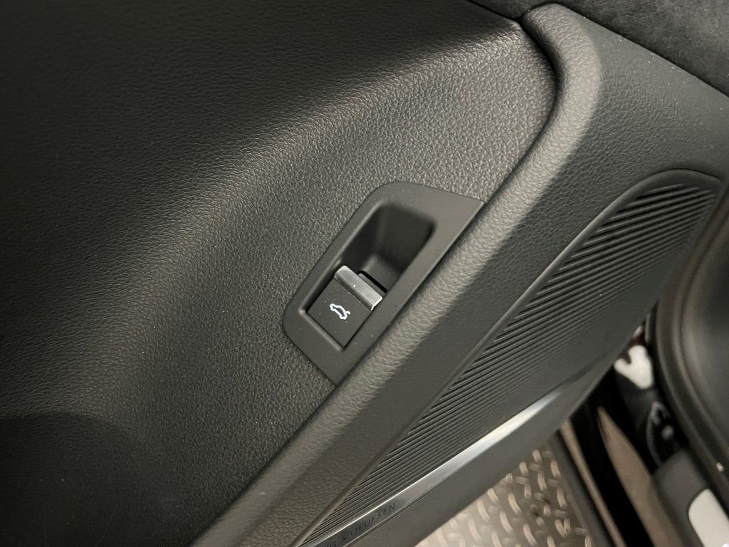 Thumbnail: 2024 Audi SQ7 - 27