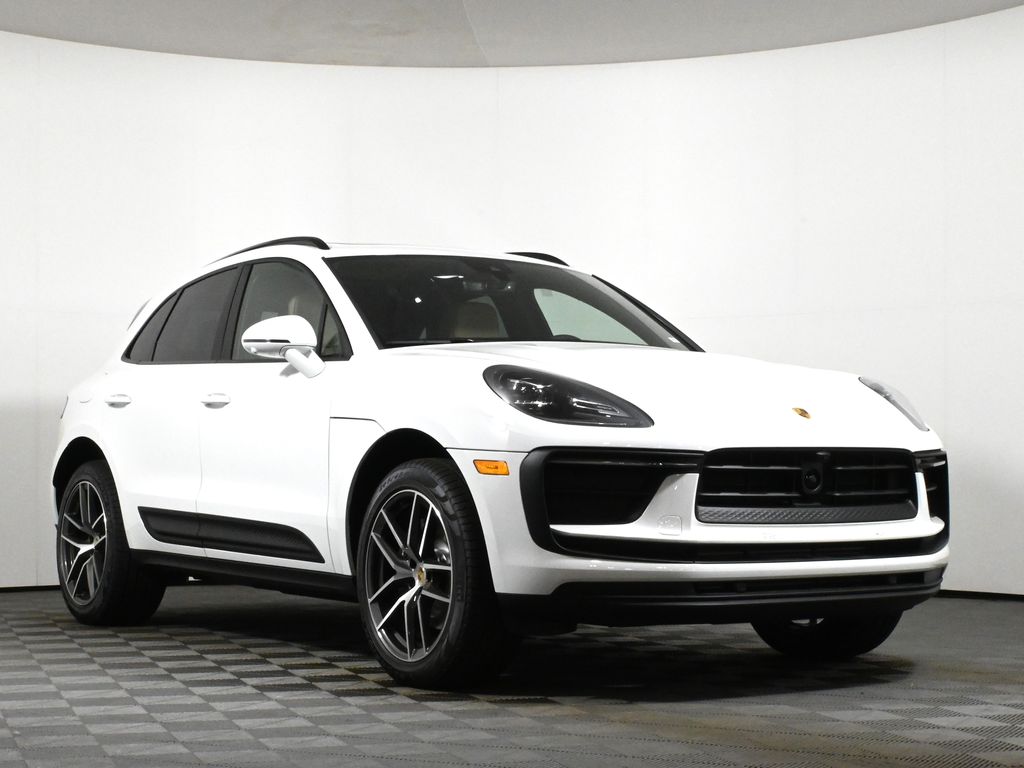 Thumbnail: 2025 Porsche Macan - 9