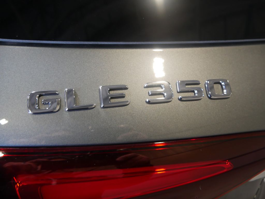 Thumbnail: 2026 Mercedes-Benz GLE - 9