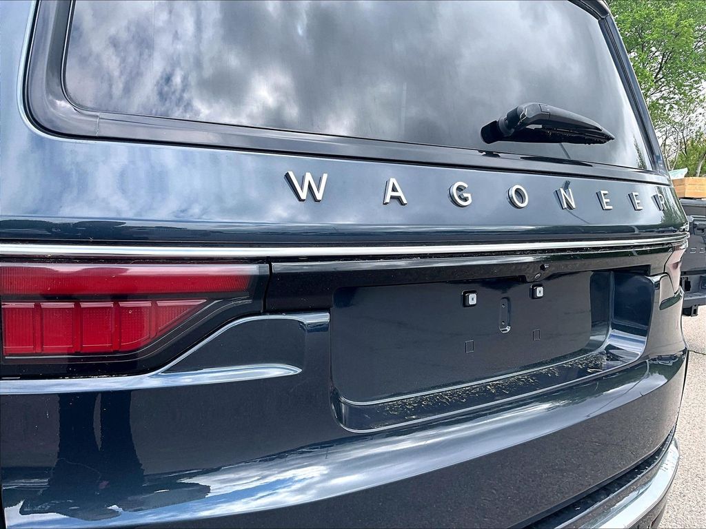2024 Jeep Wagoneer L — photo 29