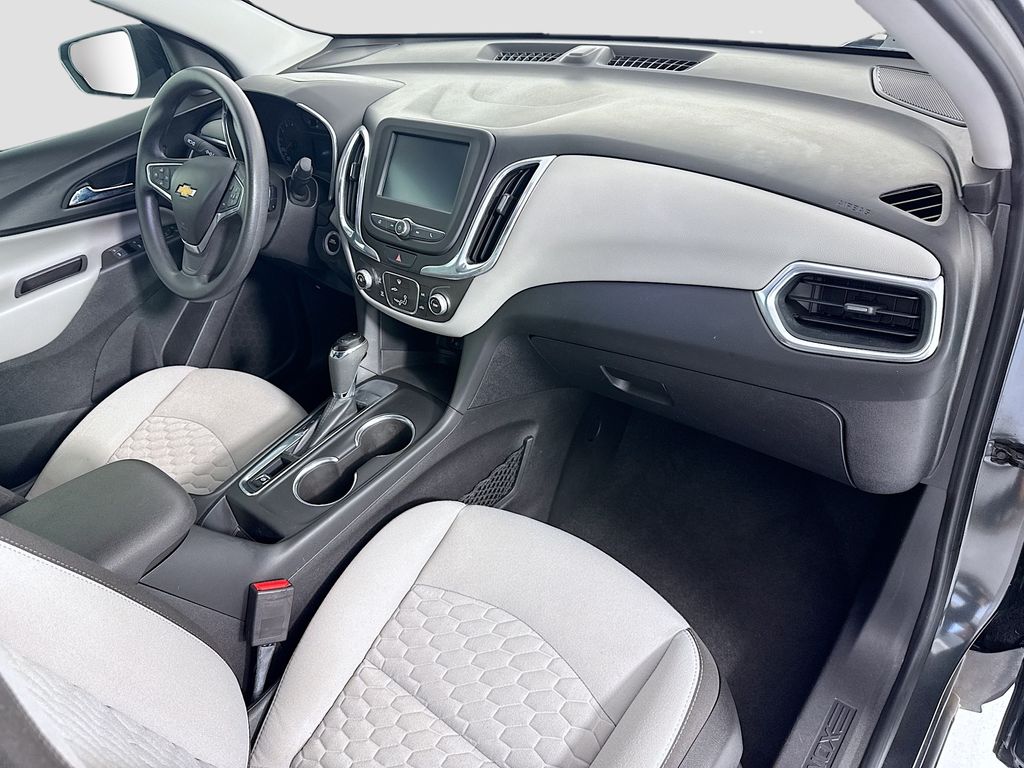 Thumbnail: 2018 Chevrolet Equinox - 17