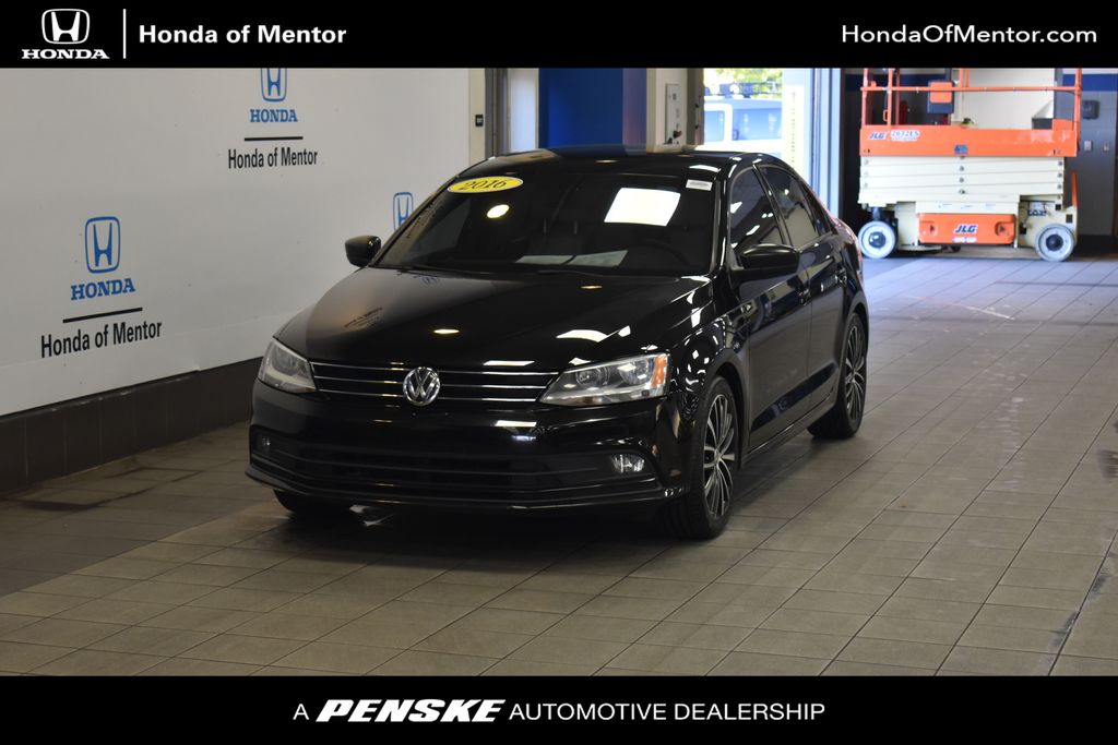 2016 Volkswagen Jetta Sport -
                Mentor, OH