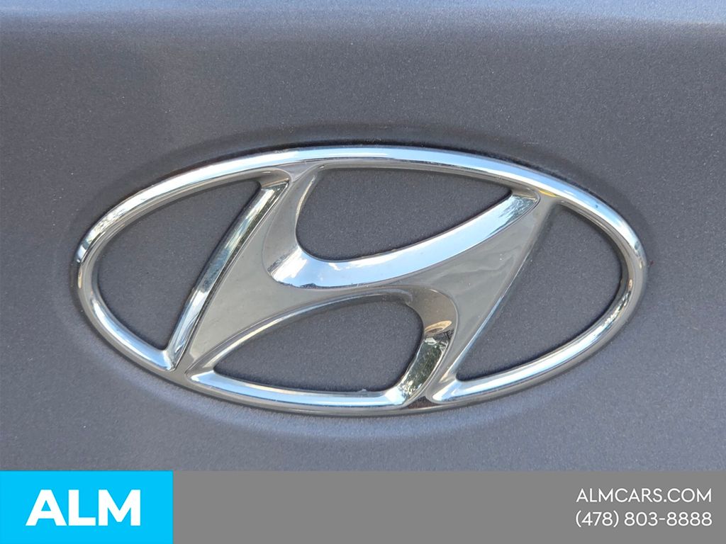 Used 2018 Gray Hyundai SEL image 17
