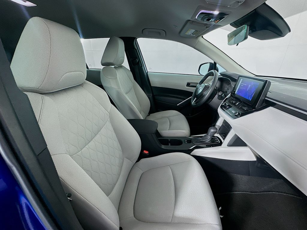Thumbnail: 2025 Toyota Corolla Cross - 27